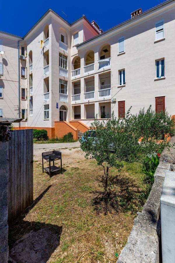 Vale Apartment With Balcony Zadar Eksteriør billede