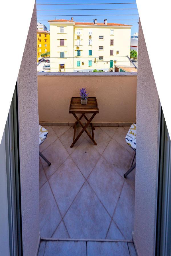 Vale Apartment With Balcony Zadar Eksteriør billede